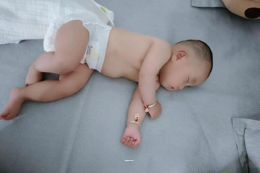 包生男孩正规公司宝宝高烧怎么处理
